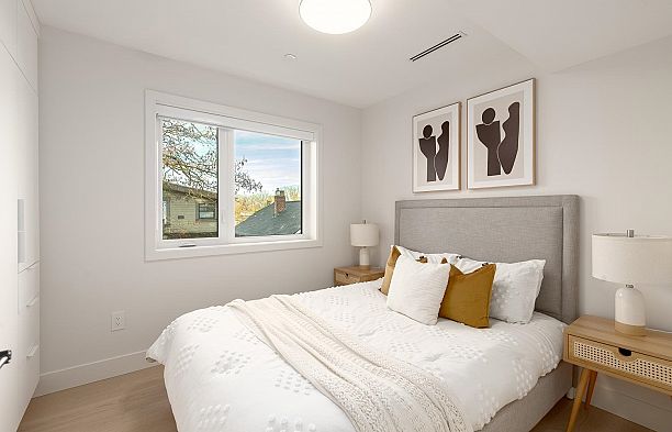 1 7 E 23rd Avenue Main