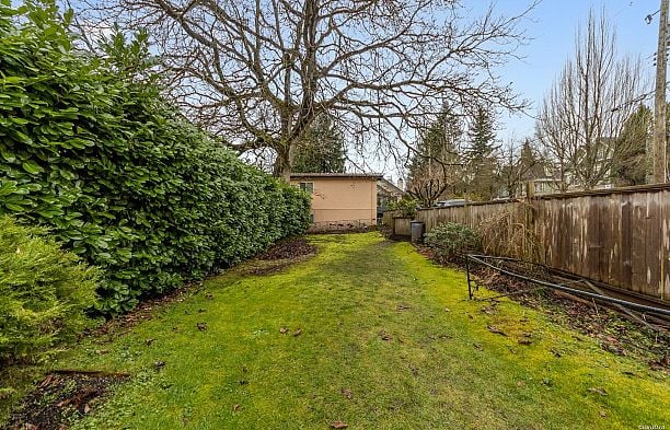 308 E King Edward Avenue Main