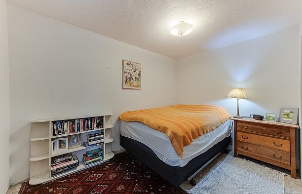 308 E King Edward Avenue Main