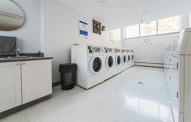 1501 1740 Comox Street West End VW