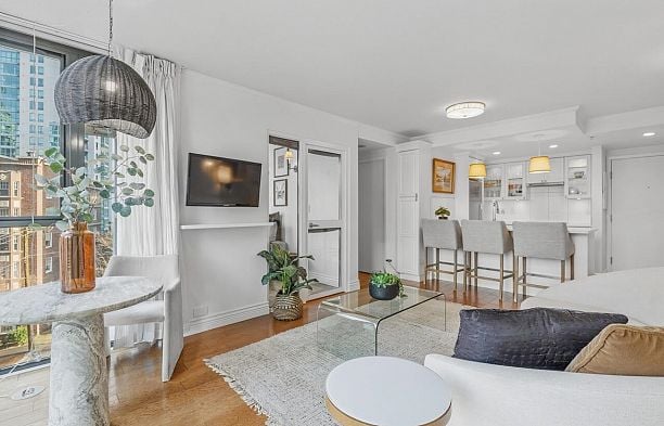 502 1331 W Georgia Street Coal Harbour