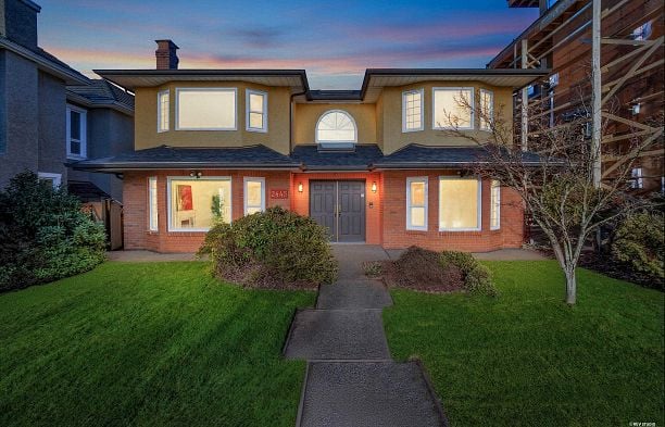 2445 W 19th Avenue Arbutus