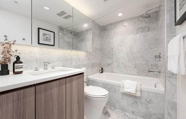 2105 433 SW Marine Drive Marpole