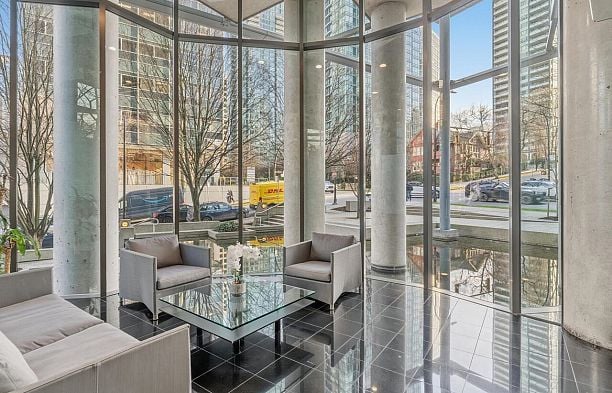 502 1331 W Georgia Street Coal Harbour