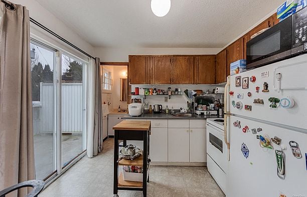 308 E King Edward Avenue Main