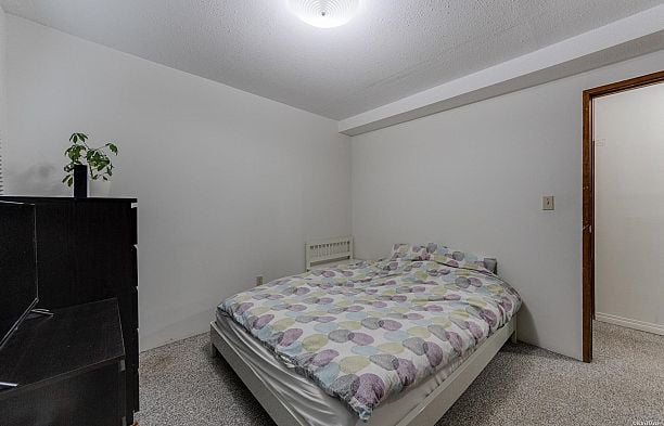 308 E King Edward Avenue Main