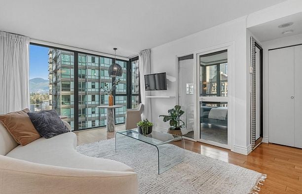 502 1331 W Georgia Street Coal Harbour