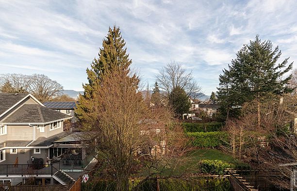 1 7 E 23rd Avenue Main