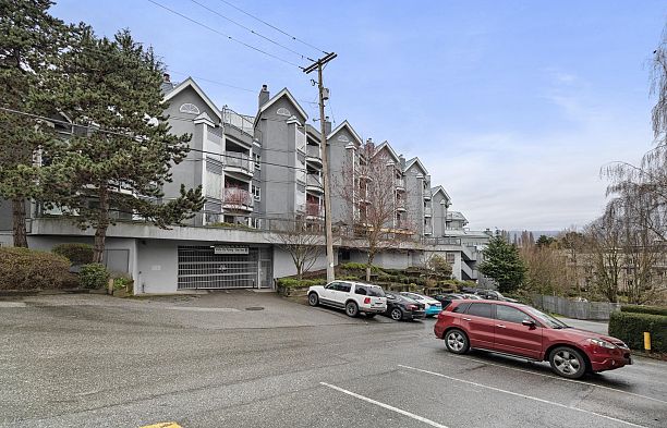 13 1355 W 4th Avenue False Creek