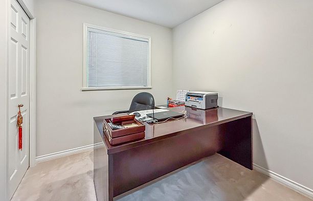 2755 W 20th Avenue Arbutus