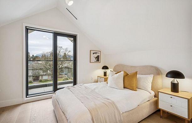 1 448 W 20th Avenue Cambie