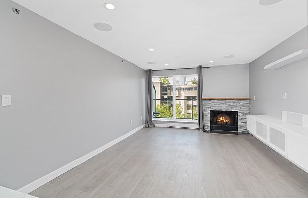 13 1355 W 4th Avenue False Creek