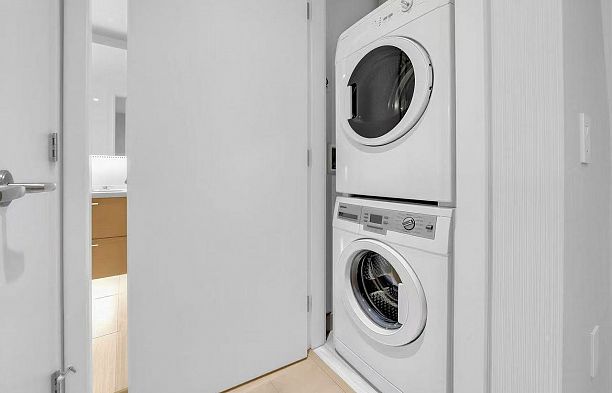 502 7228 Adera Street South Granville