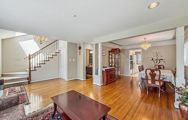 2755 W 20th Avenue Arbutus