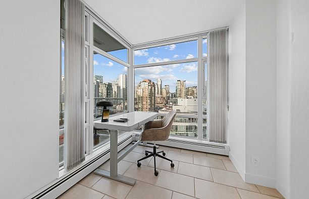 2106 1199 Marinaside Crescent Yaletown