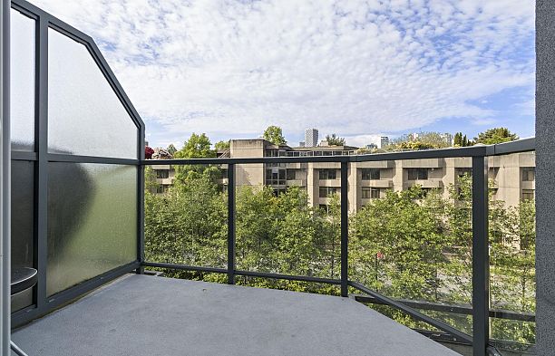 13 1355 W 4th Avenue False Creek