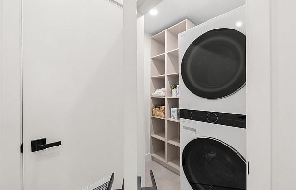 2438 W 49 Avenue S.W. Marine