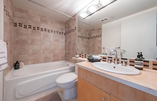 2106 1199 Marinaside Crescent Yaletown