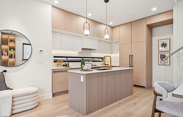 1 448 W 20th Avenue Cambie