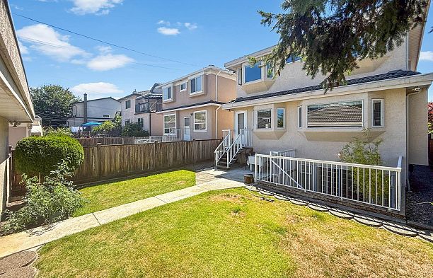 2755 W 20th Avenue Arbutus