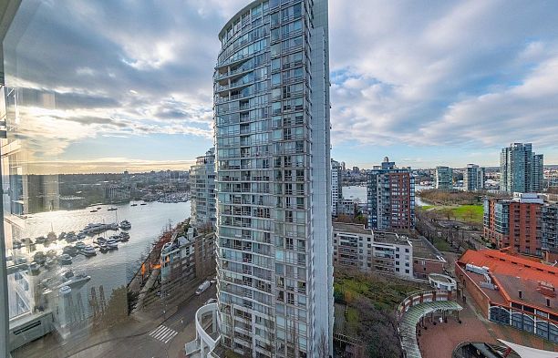 2106 1199 Marinaside Crescent Yaletown