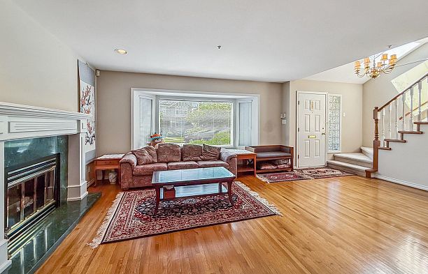 2755 W 20th Avenue Arbutus