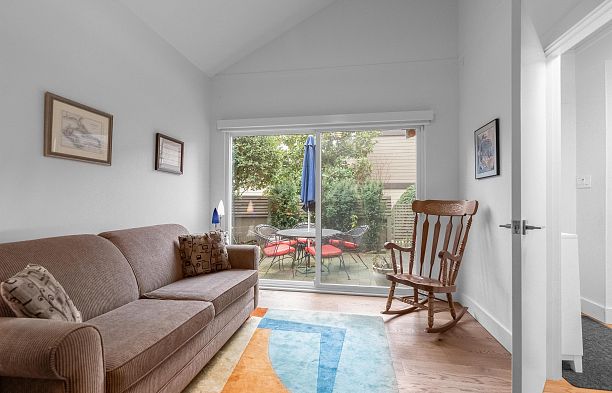 3993 Parkway Drive Quilchena