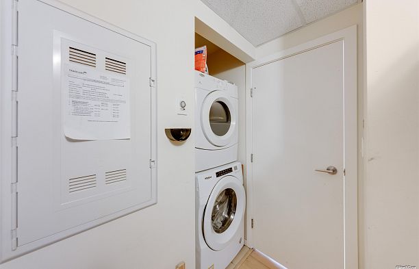 513 63 W 2nd Avenue False Creek