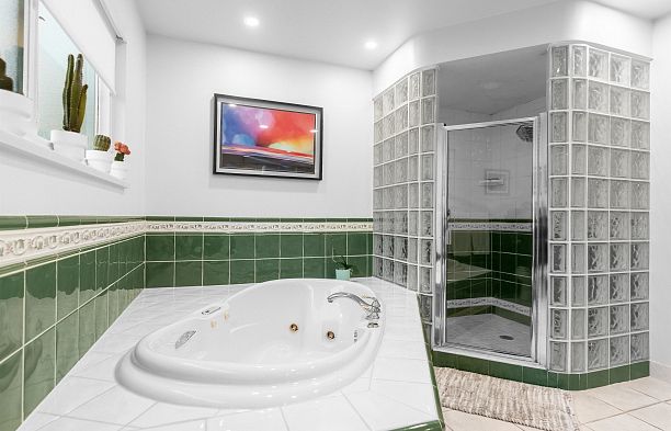 3993 Parkway Drive Quilchena