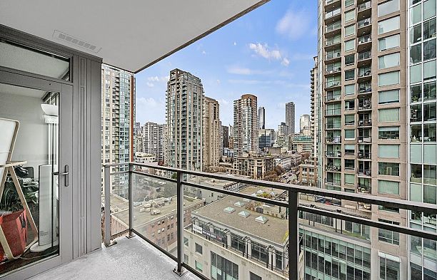 1502 888 Homer Street Downtown VW