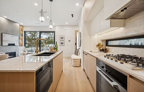 1 448 W 20th Avenue Cambie