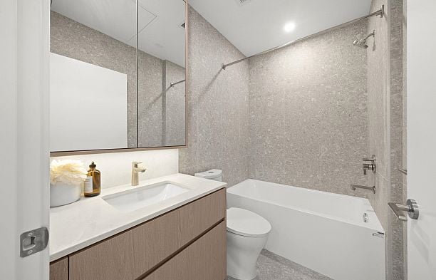 504 5212 Cambie Street Cambie