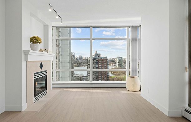 2106 1199 Marinaside Crescent Yaletown