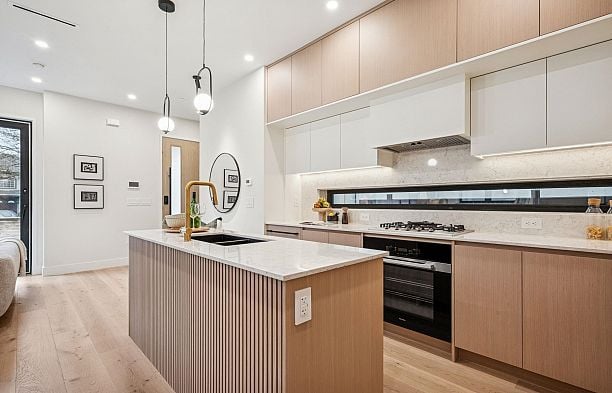 1 448 W 20th Avenue Cambie