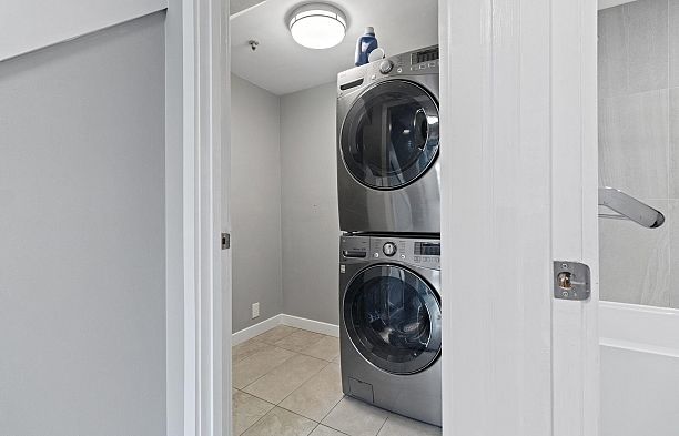 13 1355 W 4th Avenue False Creek