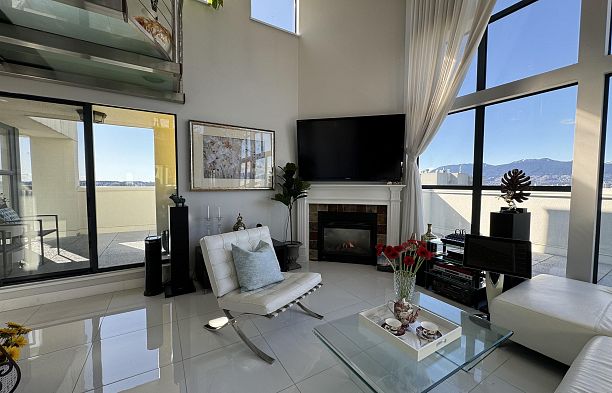 PH 1268 W Broadway Fairview VW