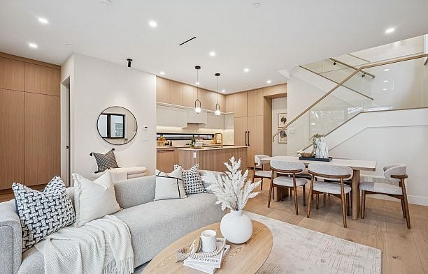 1 448 W 20th Avenue Cambie