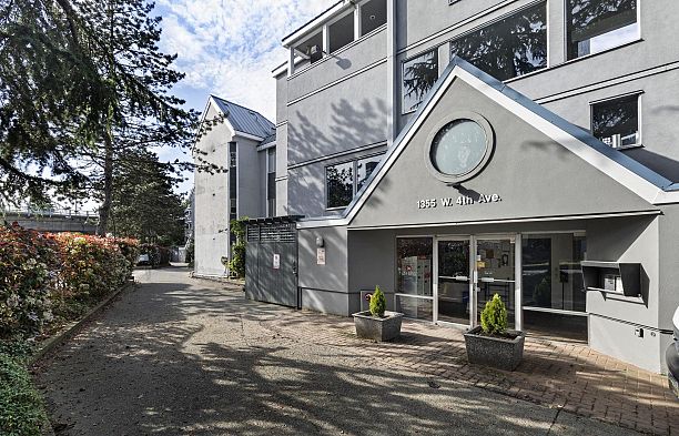 13 1355 W 4th Avenue False Creek