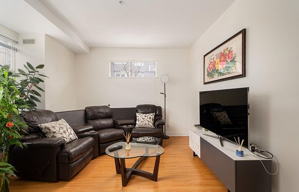 968 Westbury Walk South Cambie