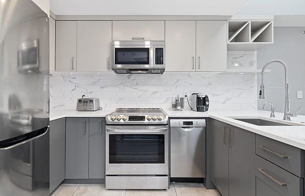 13 1355 W 4th Avenue False Creek