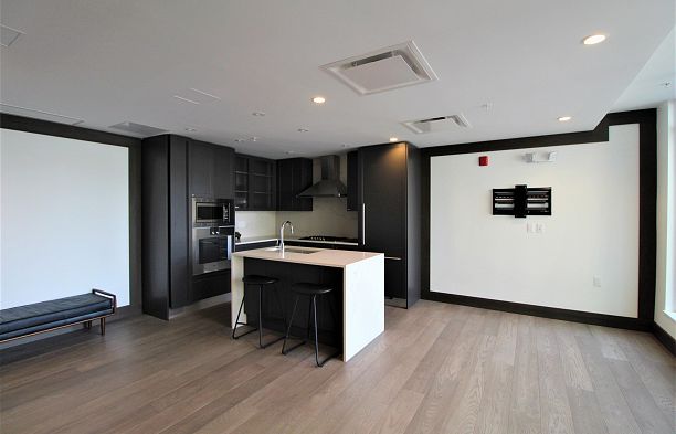 206 5733 Alberta Street Oakridge VW