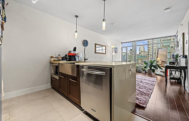 1502 888 Homer Street Downtown VW