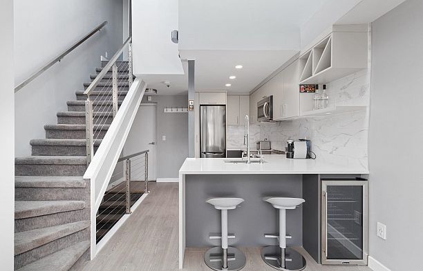 13 1355 W 4th Avenue False Creek