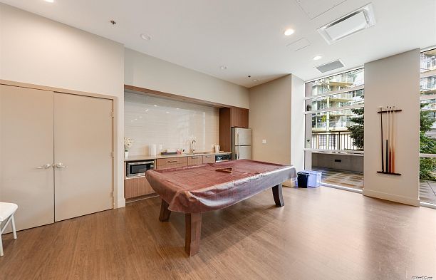 513 63 W 2nd Avenue False Creek