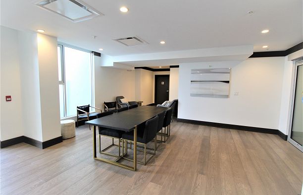 206 5733 Alberta Street Oakridge VW