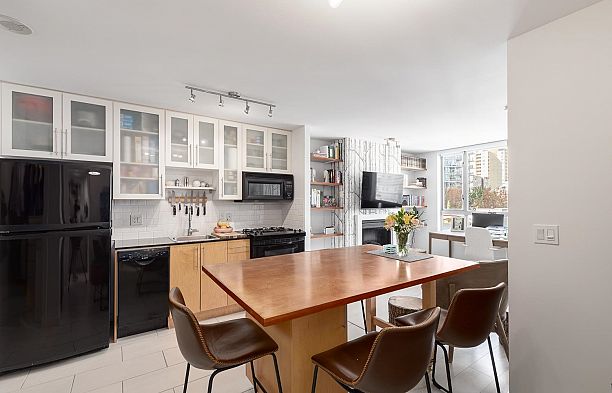 809 1225 Richards Street Downtown VW