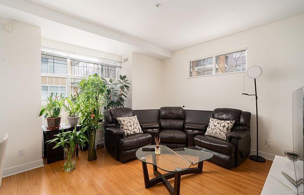 968 Westbury Walk South Cambie