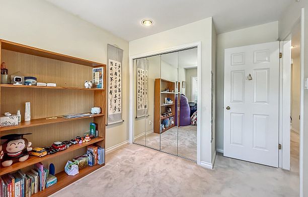 2755 W 20th Avenue Arbutus