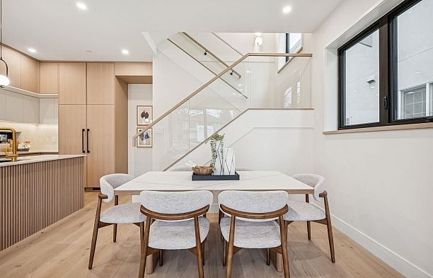 1 448 W 20th Avenue Cambie