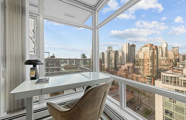 2106 1199 Marinaside Crescent Yaletown